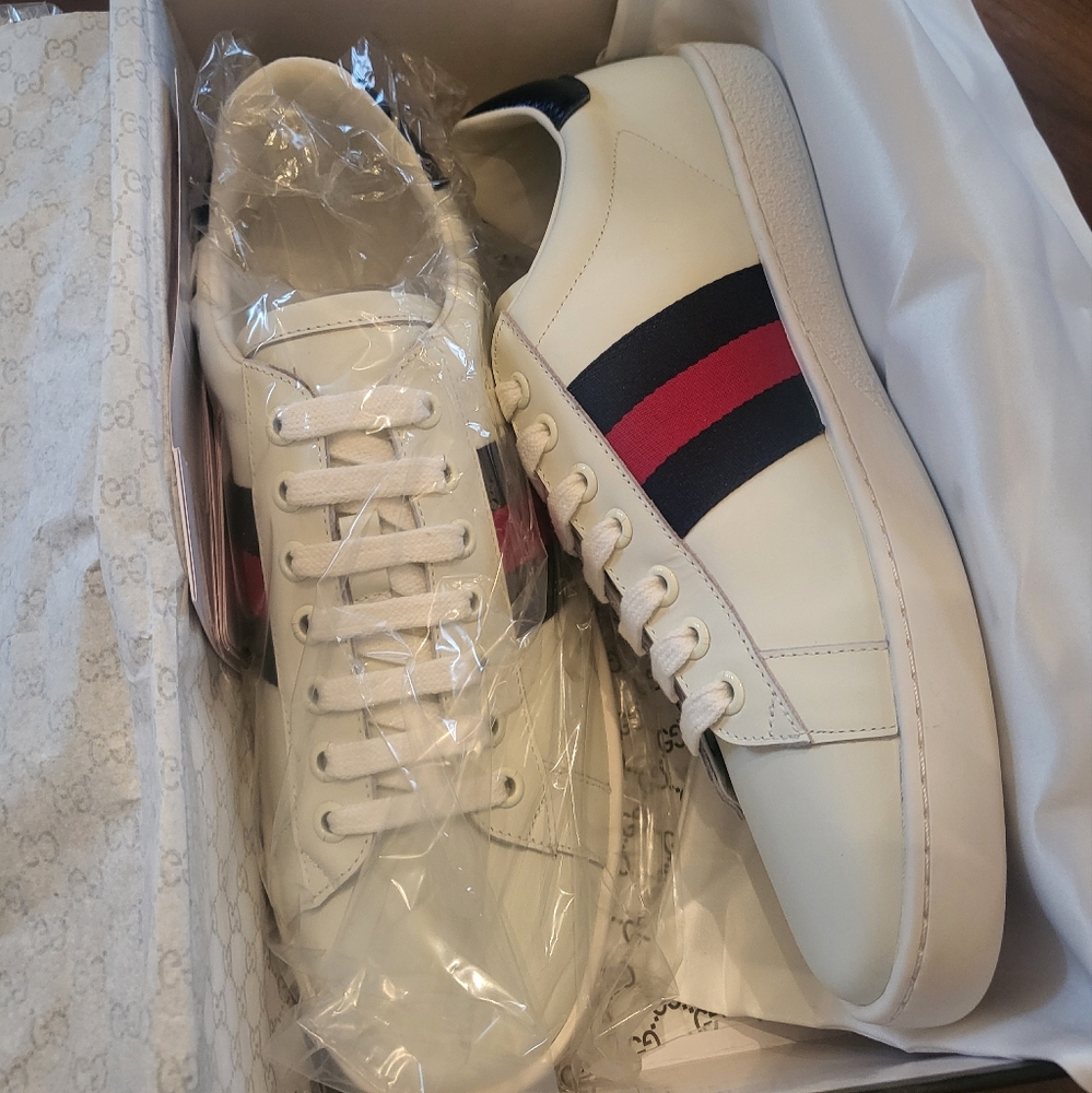 White sneakers Sz EU42